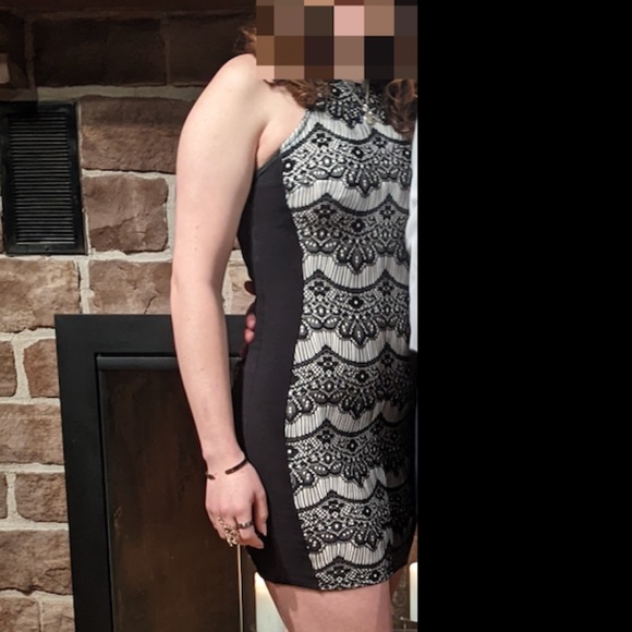 Semi Formal Lace Dress Size M - Picture 5 of 8